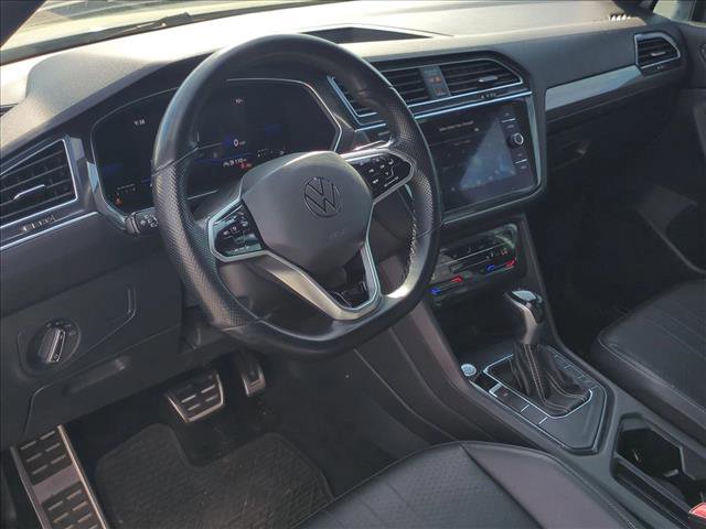 Used 2022 Volkswagen Tiguan SE R-Line image 9