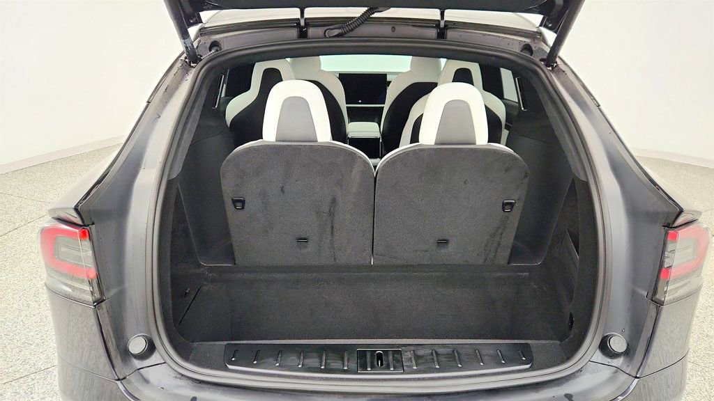 Used 2026 Tesla Model X Plaid image 28