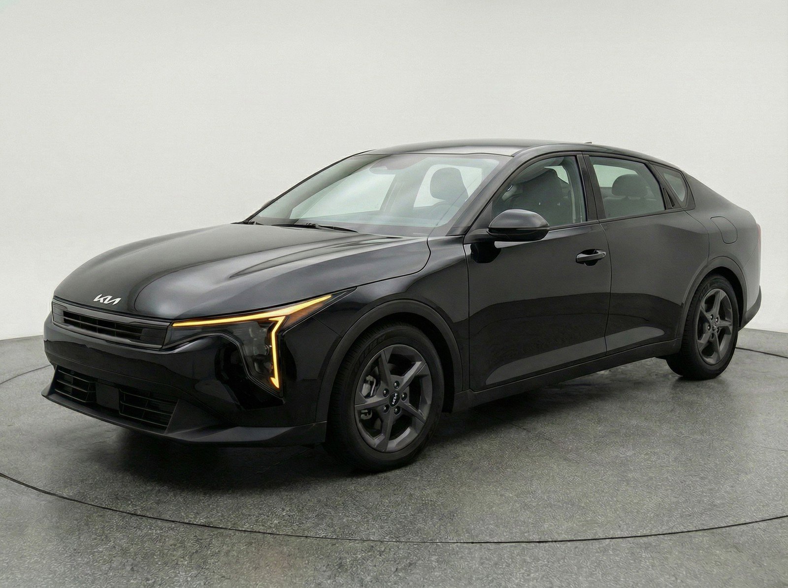 Used 2025 Kia K4 LXS image 3