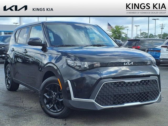 Used 2023 Kia Soul LX w/ Option Group 015