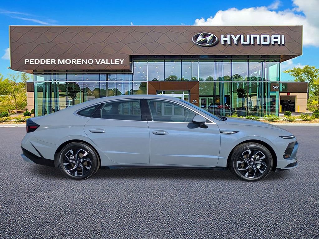 New 2025 Hyundai Sonata SEL image 2