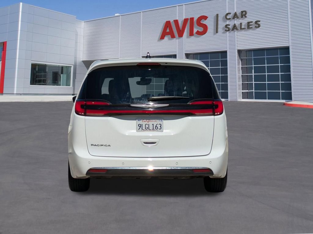 Used 2024 Chrysler Pacifica Touring-L FWD image 7