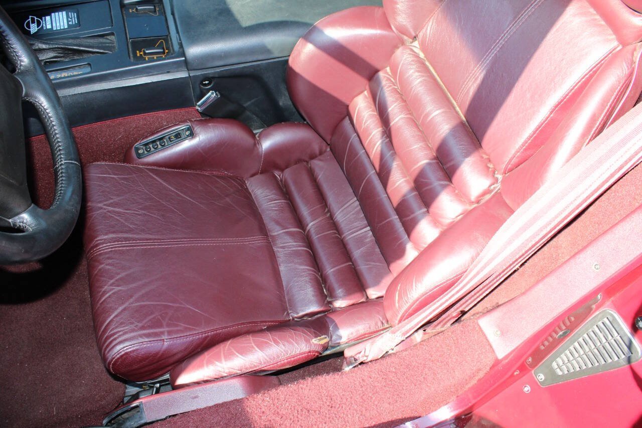 Used 1993 Chevrolet Corvette Coupe RWD image 17