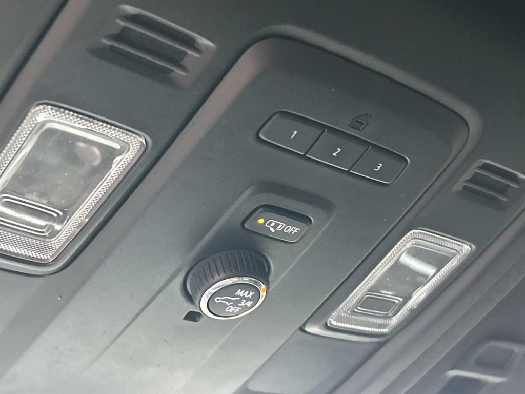Used 2021 Chevrolet Tahoe Z71 AWD/4WD image 33