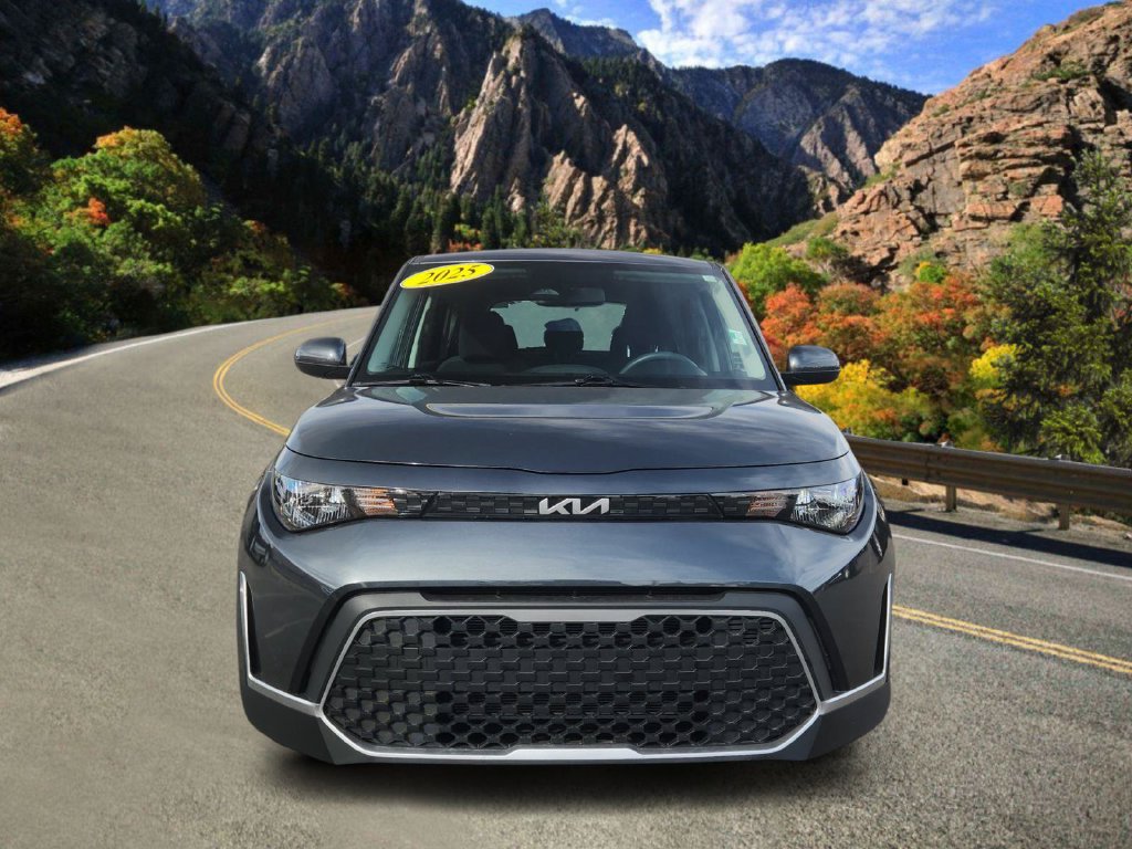Used 2025 Kia Soul LX FWD image 6