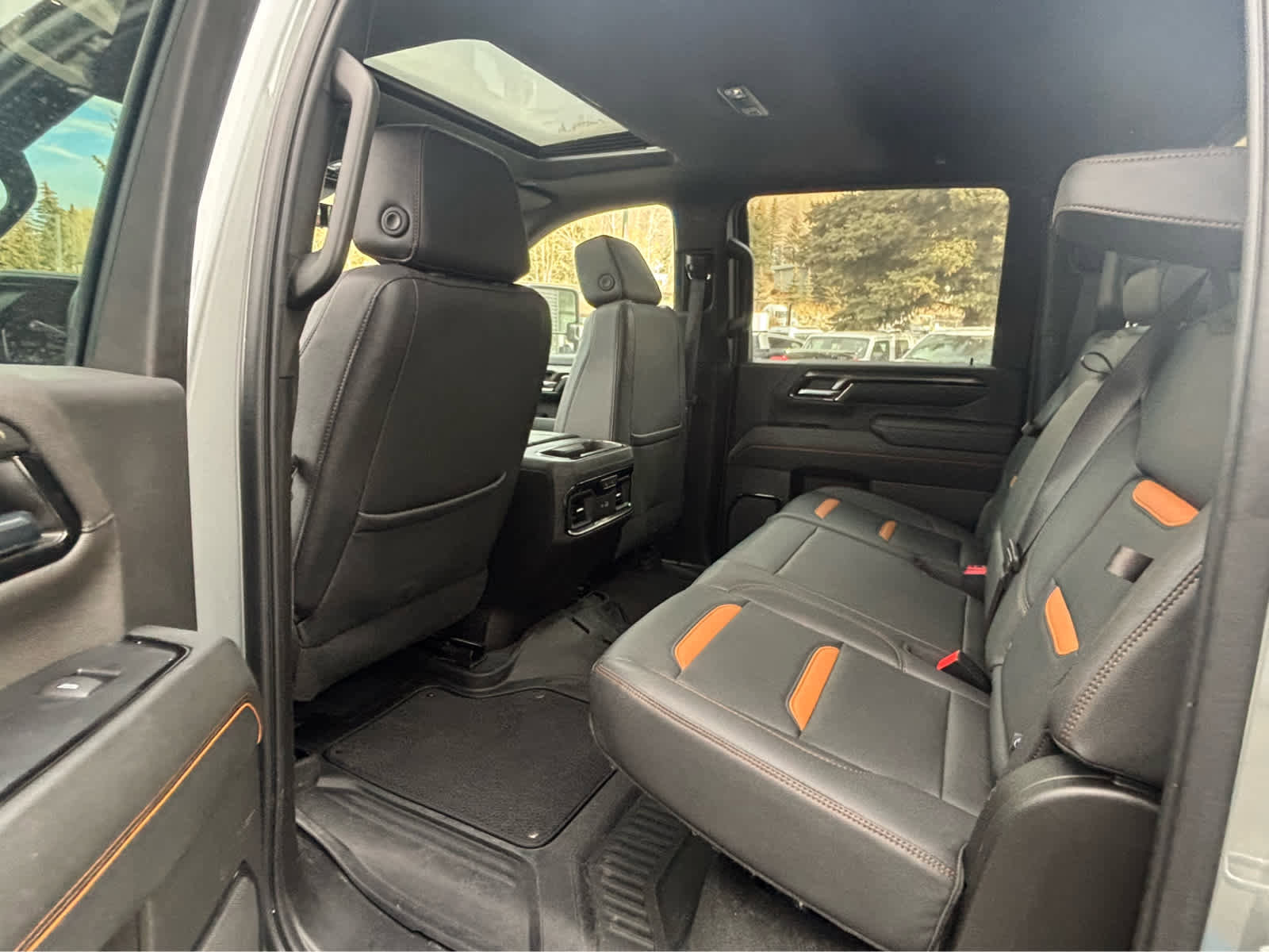 Used 2024 GMC Sierra 2500 AT4 w/ AT4 Premium Plus Package image 32