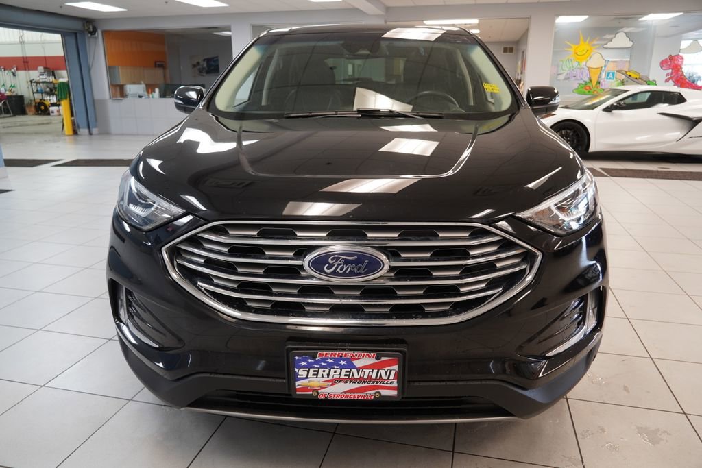 Used 2019 Ford Edge Titanium w/ Cold Weather Package AWD/4WD image 16
