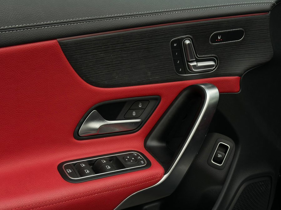 Used 2023 Mercedes-Benz CLA 250 4MATIC image 16