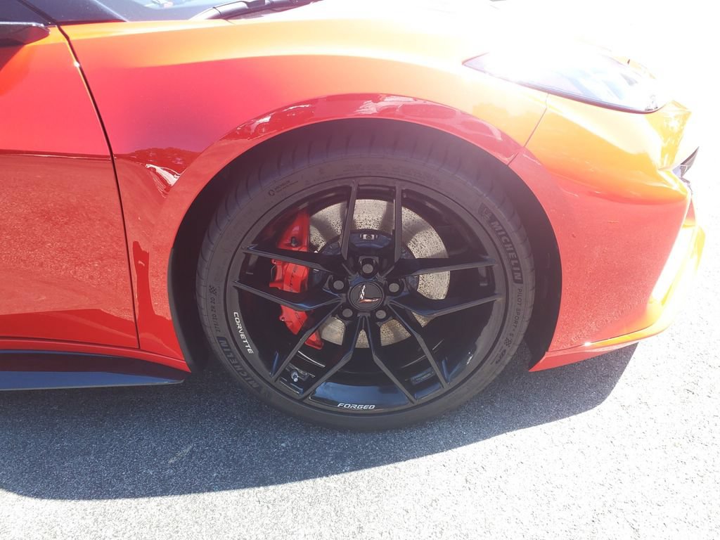 Used 2025 Chevrolet Corvette Z06 w/ Stealth Interior Trim Package RWD image 9