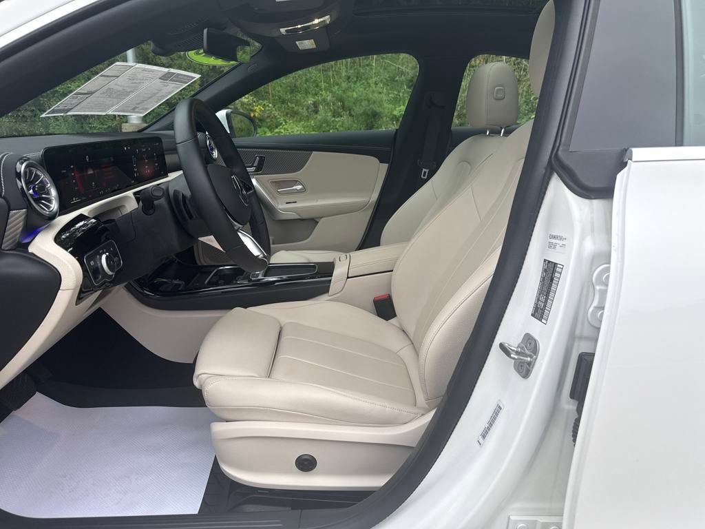 Used 2025 Mercedes-Benz CLA 250 4MATIC image 10