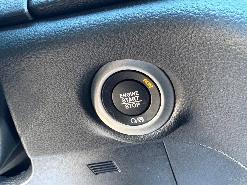 New 2026 Chrysler Pacifica Limited w/ Trailer Tow Group AWD/4WD image 21