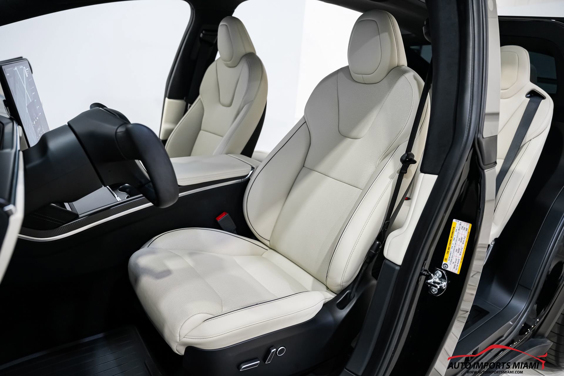 Used 2022 Tesla Model X Plaid image 38