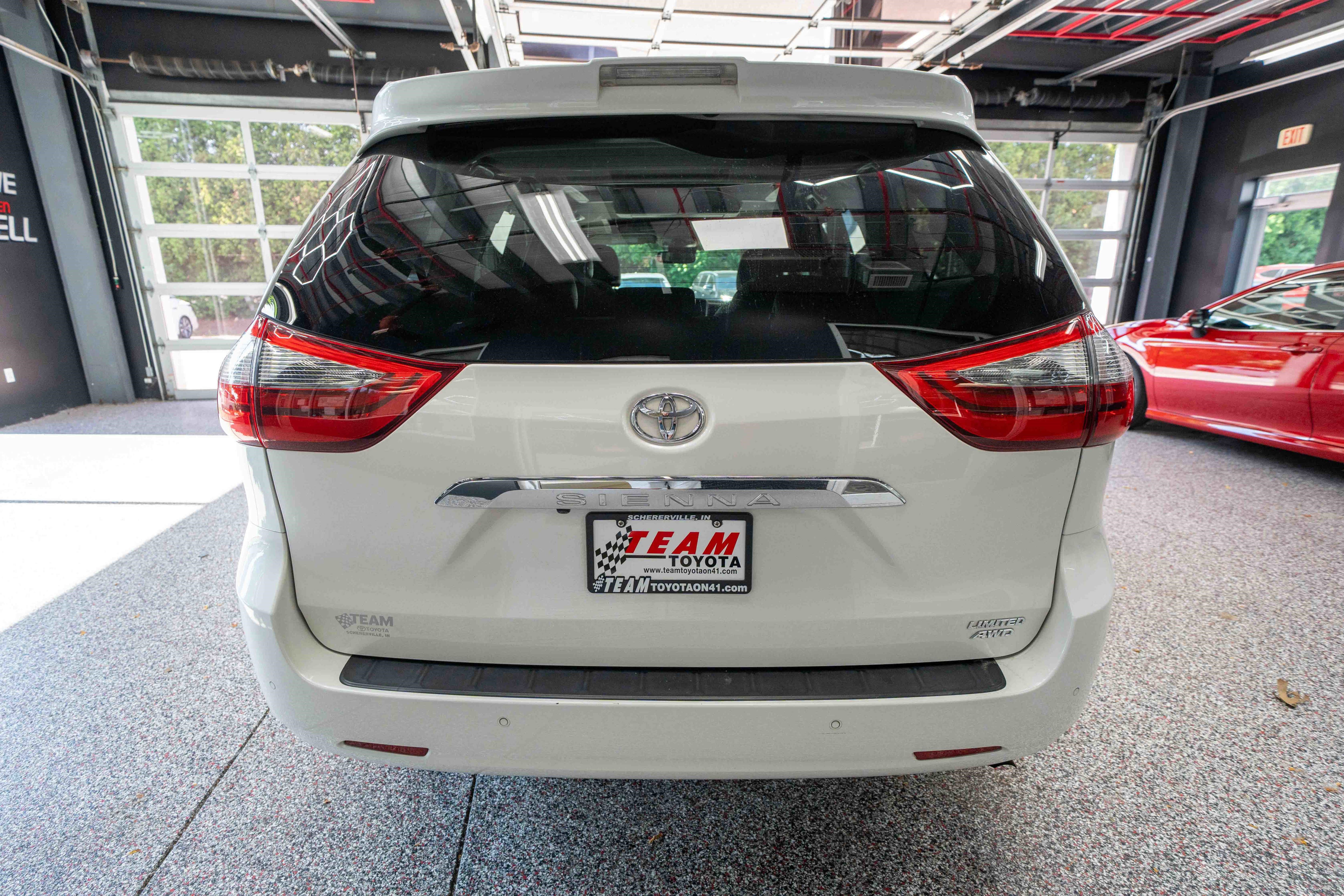 Used 2020 Toyota Sienna Limited Premium AWD/4WD image 3