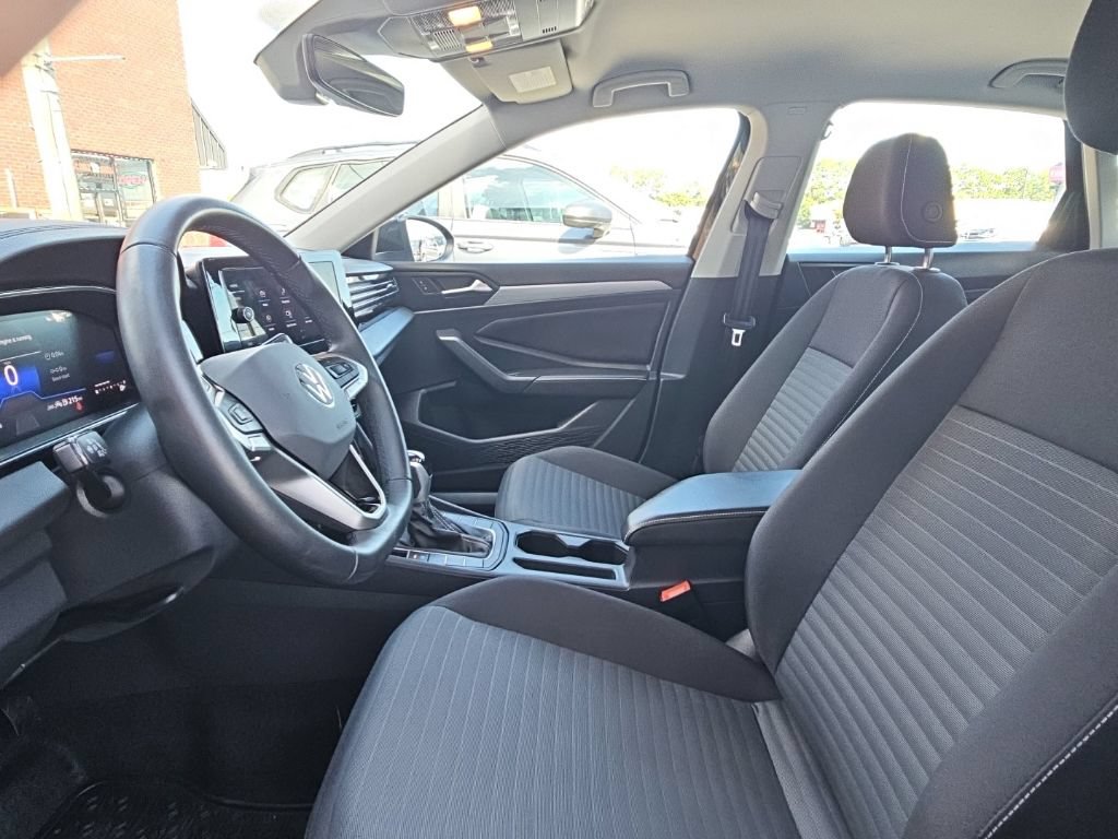 Used 2025 Volkswagen Jetta S FWD image 17
