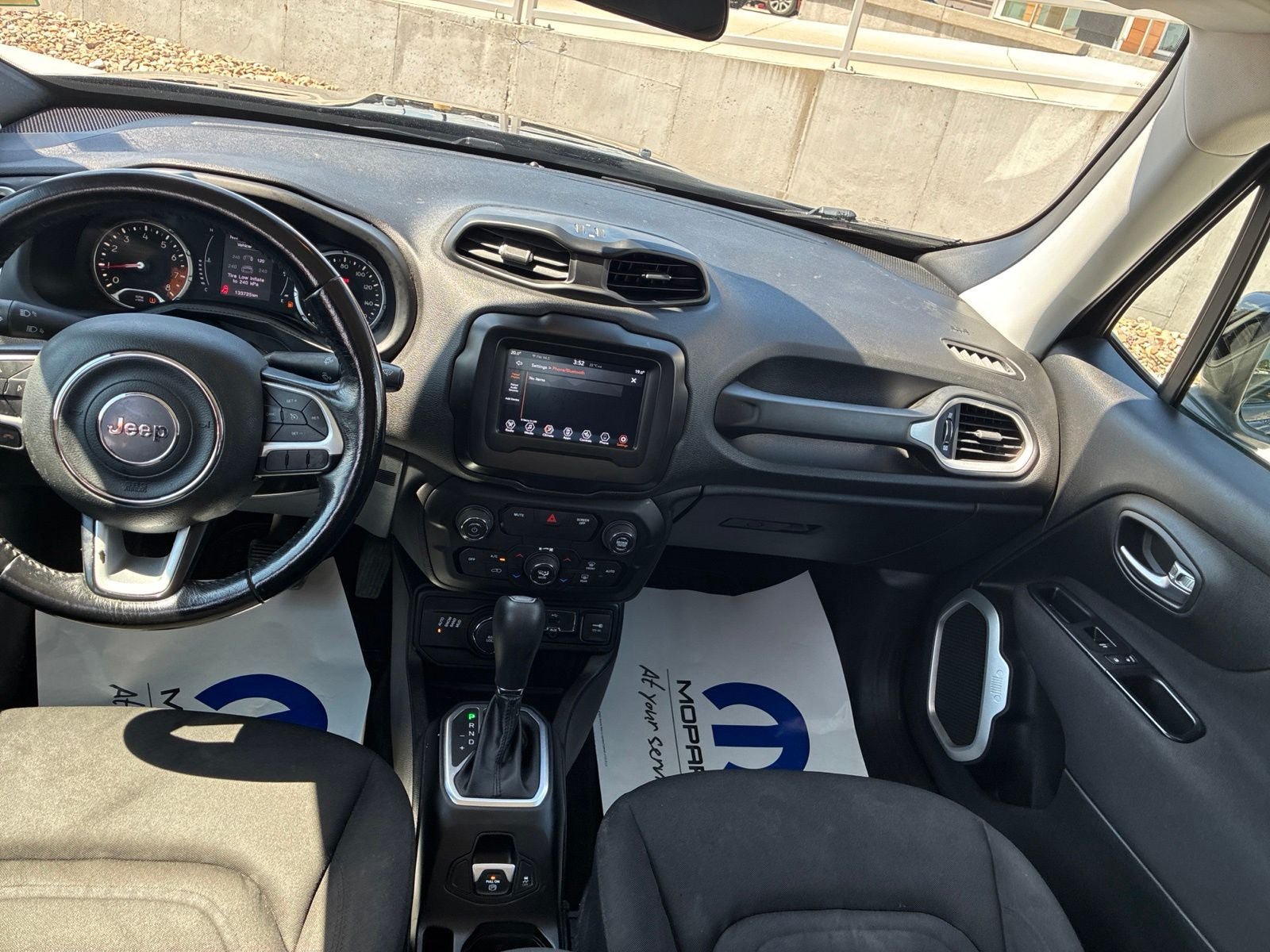 Used 2018 Jeep Renegade Latitude w/ Cold Weather Group AWD/4WD image 16