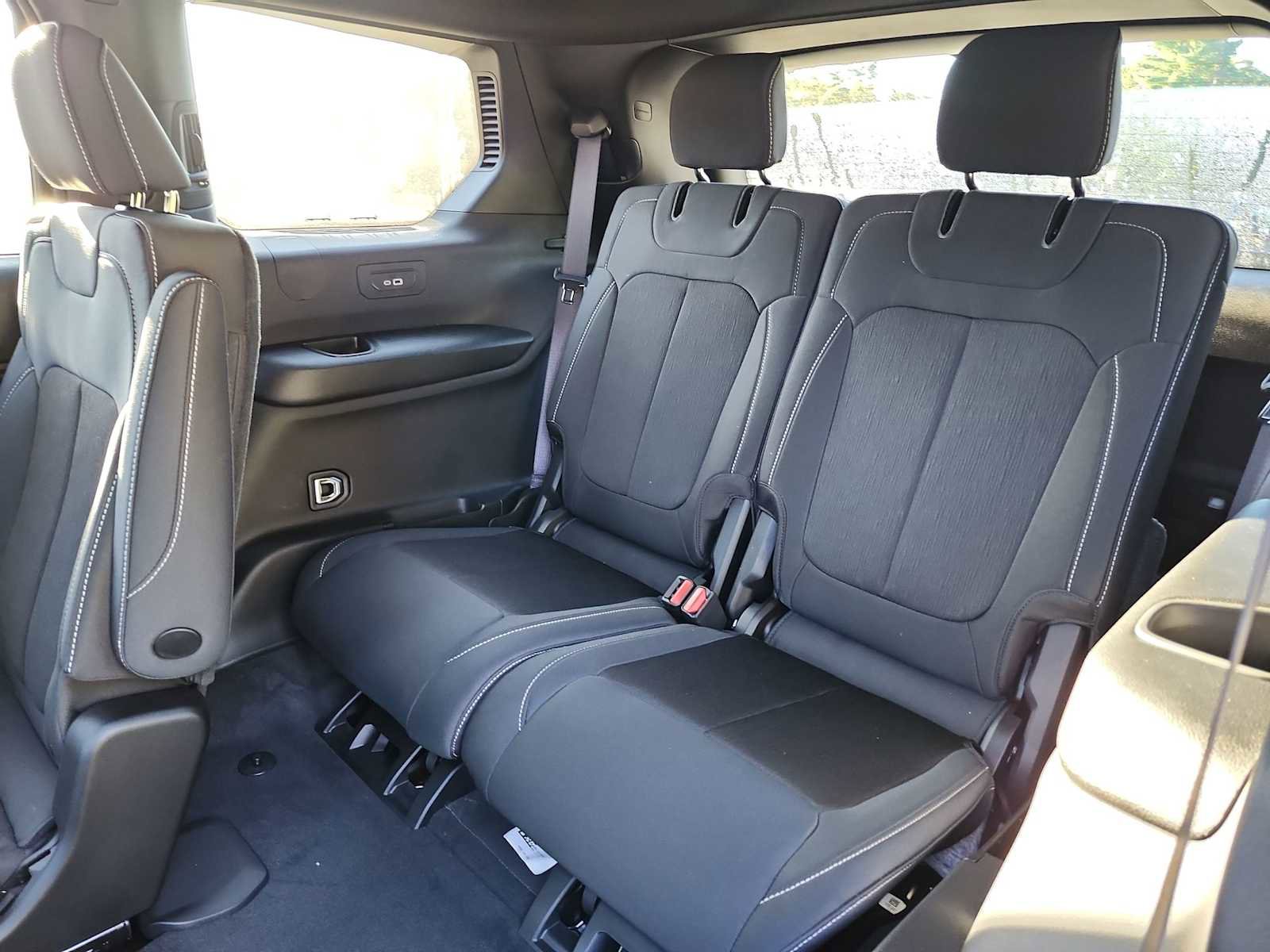 New 2025 Jeep Grand Cherokee L Laredo w/ Luxury Tech Group I image 15