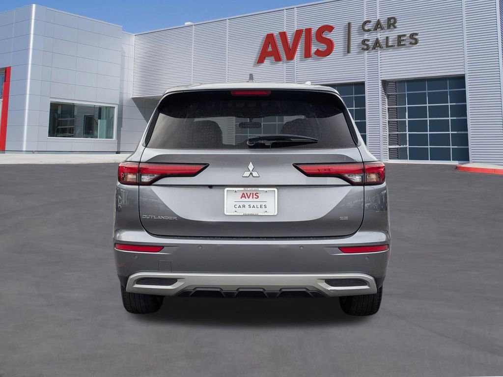 Used 2024 Mitsubishi Outlander SE image 5