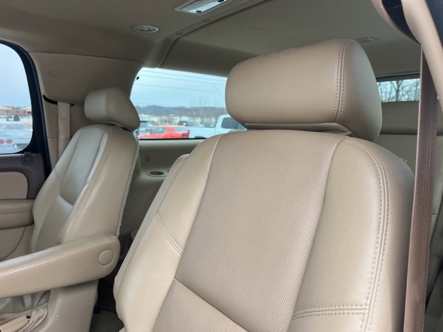 Used 2009 Chevrolet Suburban LTZ image 38