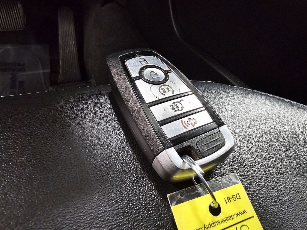 Used 2022 Ford Explorer XLT w/ Equipment Group 202A AWD/4WD image 34