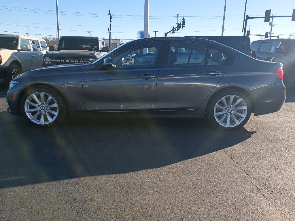 Used 2018 BMW 320i xDrive Sedan image 4