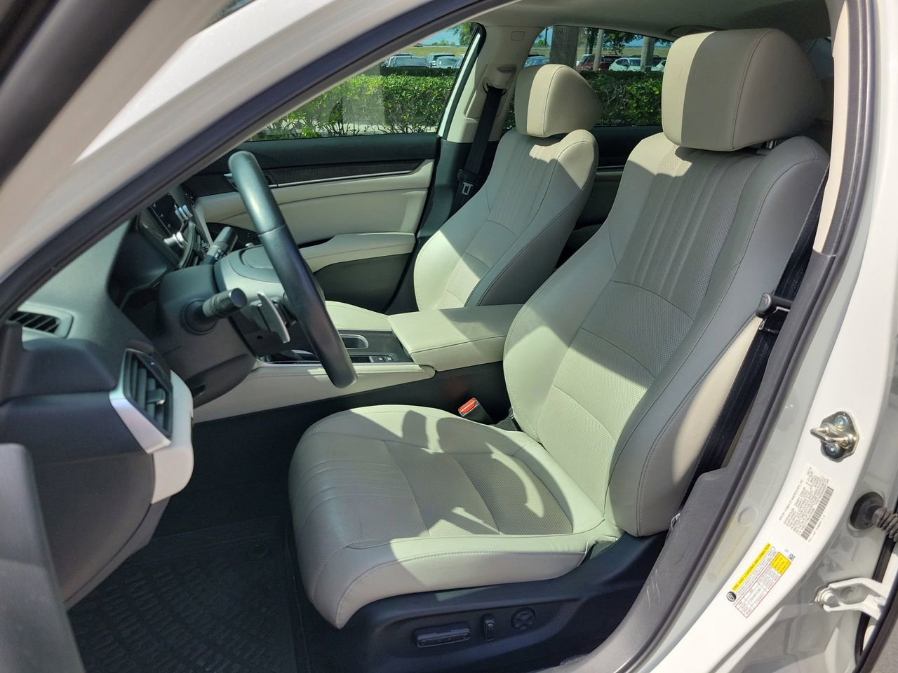 Used 2018 Honda Accord Touring image 16