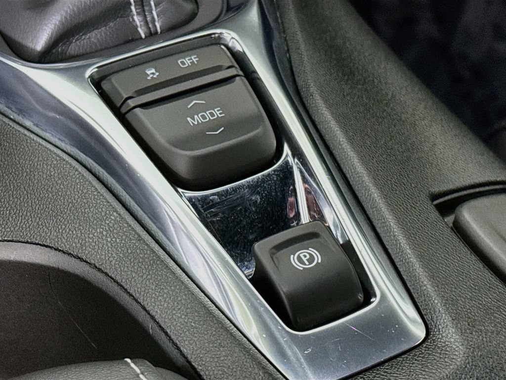 Used 2019 Chevrolet Camaro LT RWD image 10