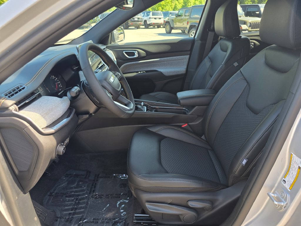 New 2026 Jeep Compass Latitude AWD/4WD image 4