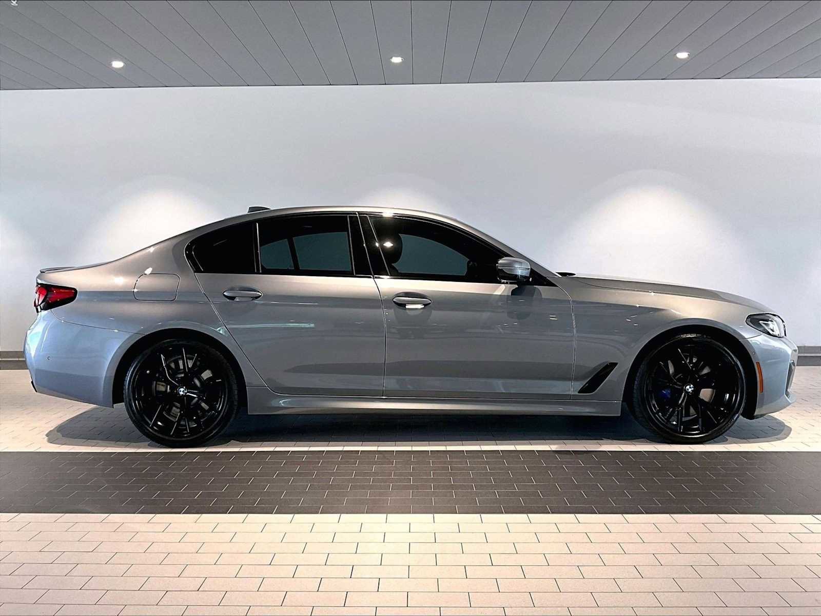 Used 2023 BMW 540i w/ M Sport Package RWD image 11