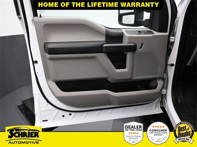 Used 2017 Ford F550 XL w/ Power Equipment Group image 9