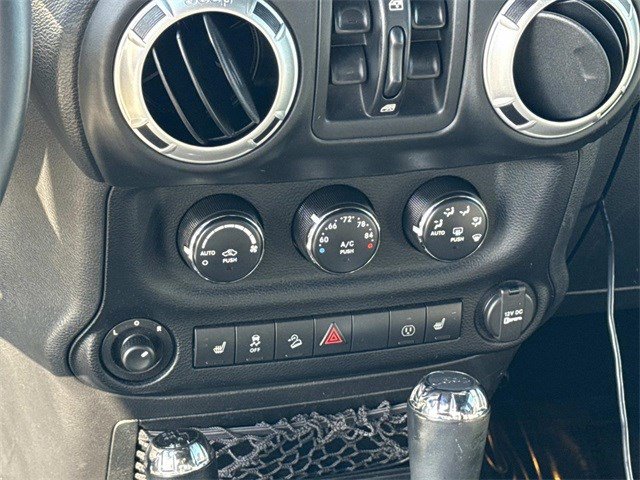 Used 2013 Jeep Wrangler Unlimited Rubicon w/ Dual Top Group image 21