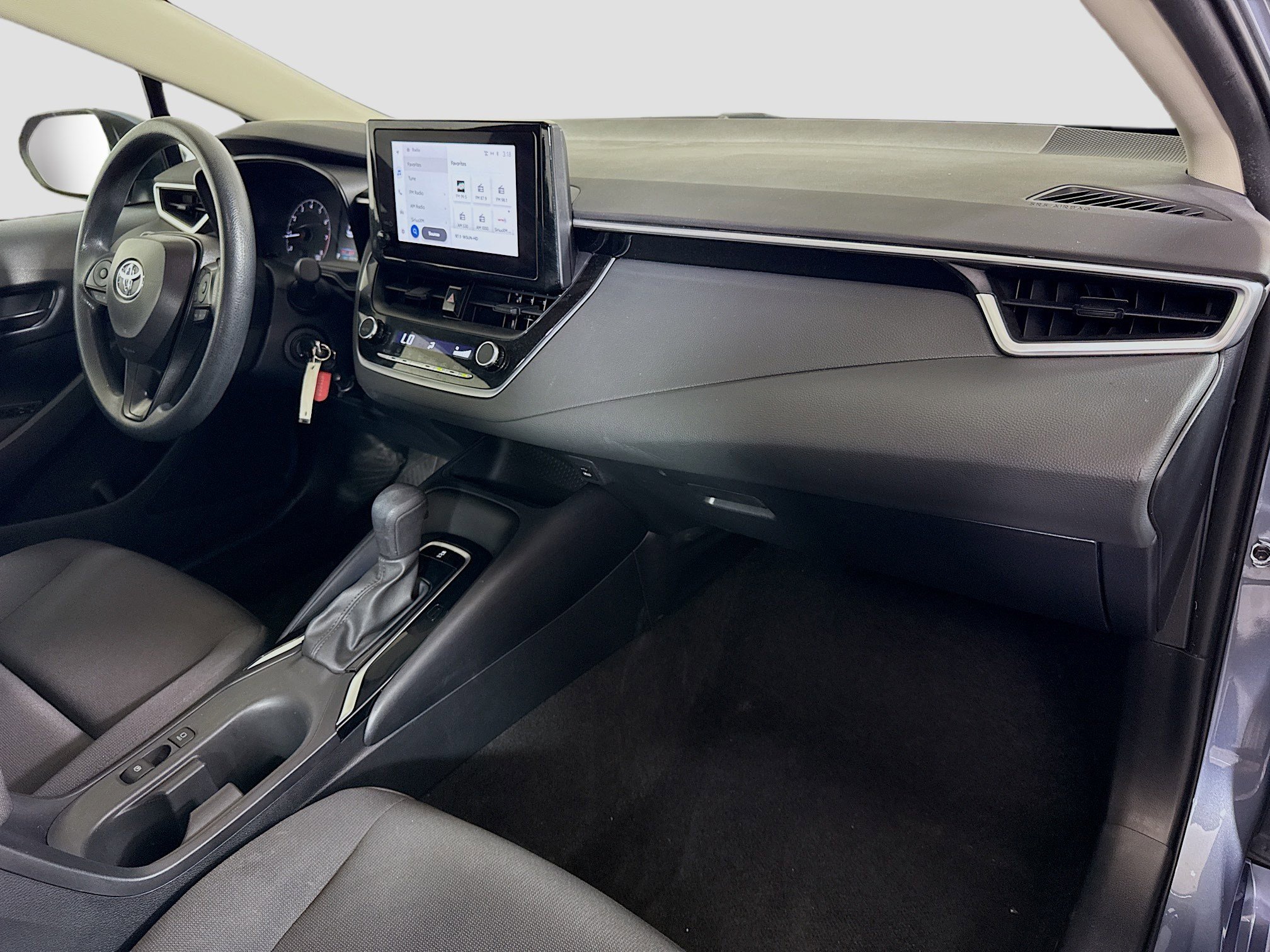 Used 2024 Toyota Corolla LE image 29