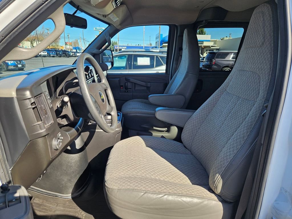 Used 2023 Chevrolet Express 3500 LS image 22