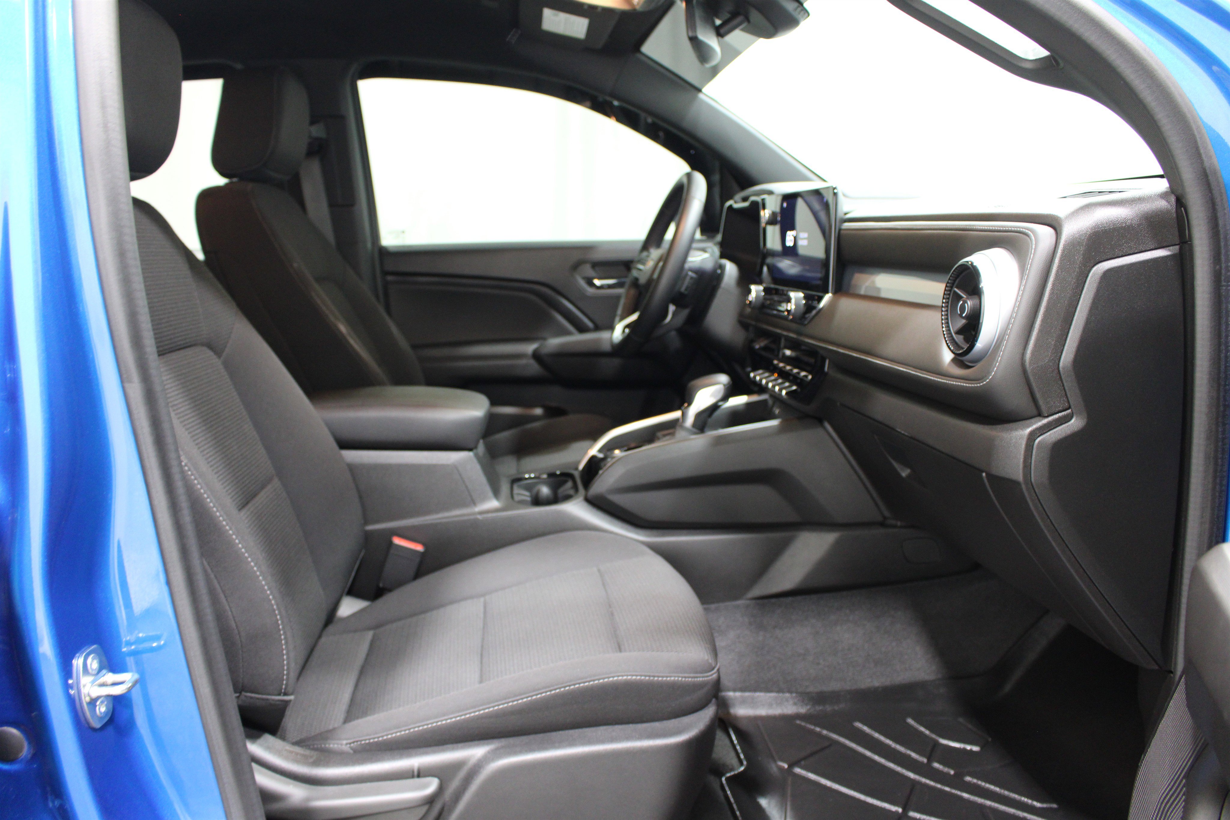 Used 2023 Chevrolet Colorado LT w/ LT Convenience Package II RWD image 25