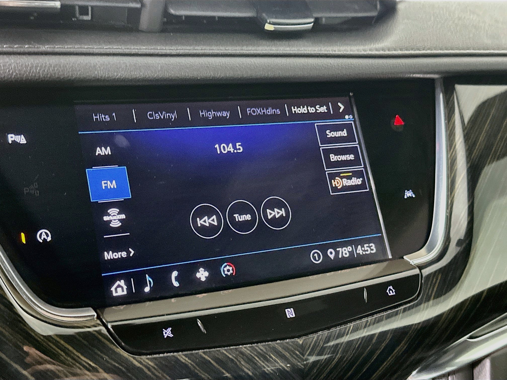 Used 2020 Cadillac XT6 Premium Luxury FWD image 21