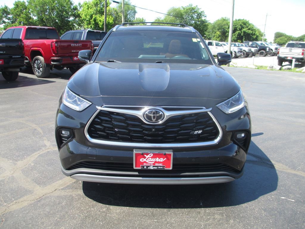 Used 2023 Toyota Highlander Platinum AWD/4WD image 11