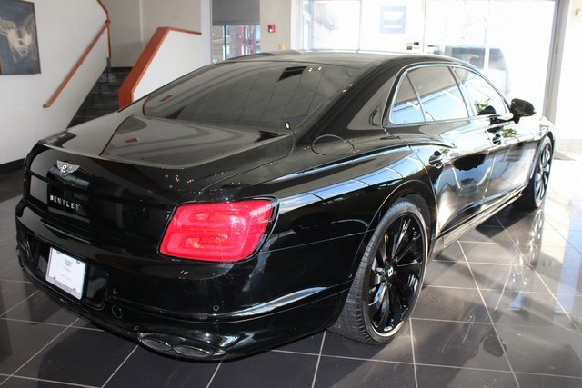 Used 2022 Bentley Flying Spur V8 image 4