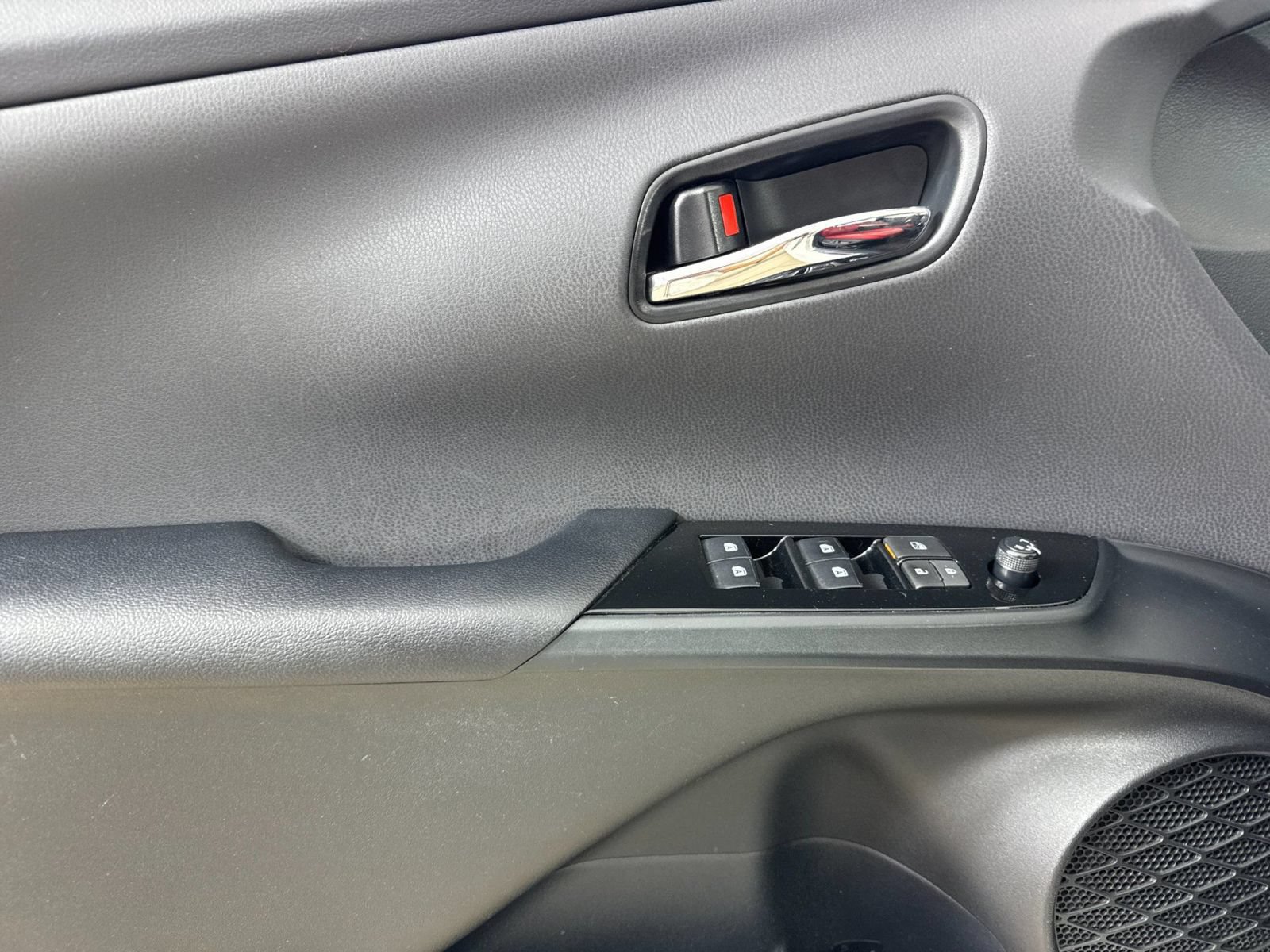 Used 2017 Toyota Prius Prime Premium FWD image 12