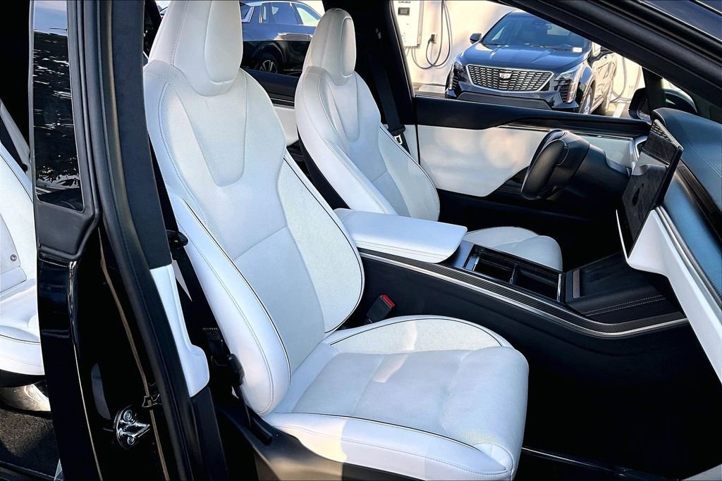 Used 2022 Tesla Model X Plaid image 9