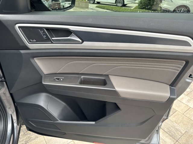 Used 2022 Volkswagen Atlas SEL Premium image 18