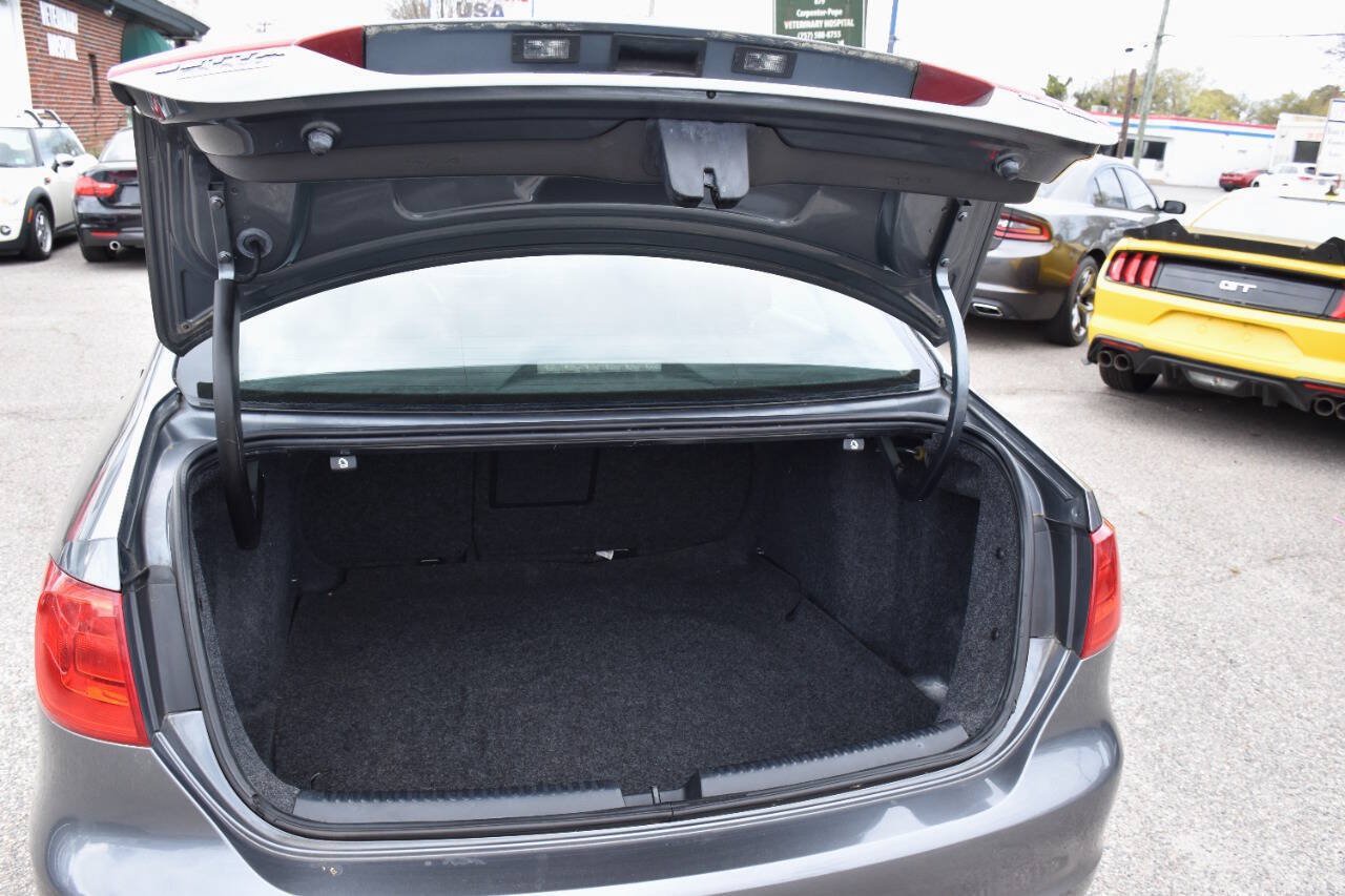 Used 2012 Volkswagen Jetta SE FWD image 7