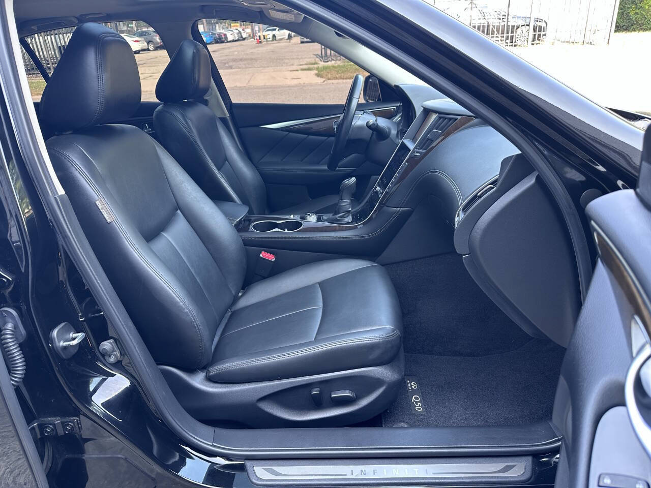 Used 2019 INFINITI Q50 Luxe w/ Essential Package (3.0T Luxe) AWD/4WD image 39