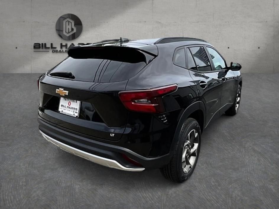 Used 2024 Chevrolet Trax LT w/ Sunroof Package image 5