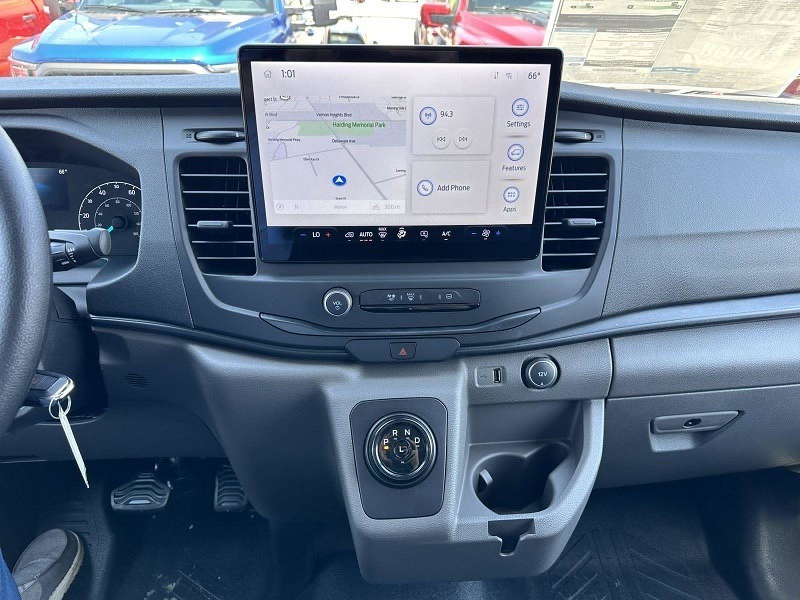 Used 2023 Ford E-Transit Medium Roof image 17