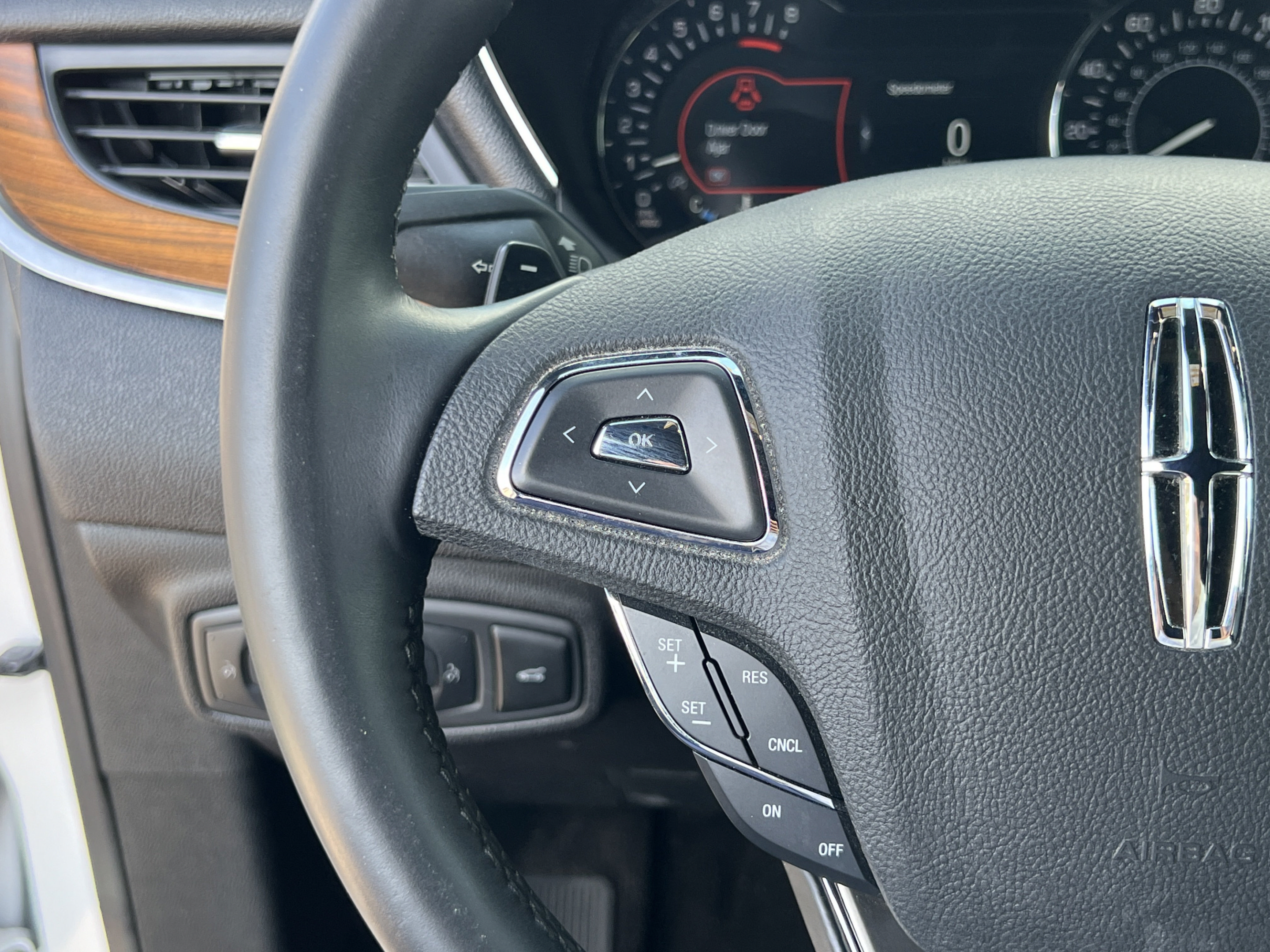 Used 2019 Lincoln MKC Reserve w/ MKC Climate Package FWD image 13