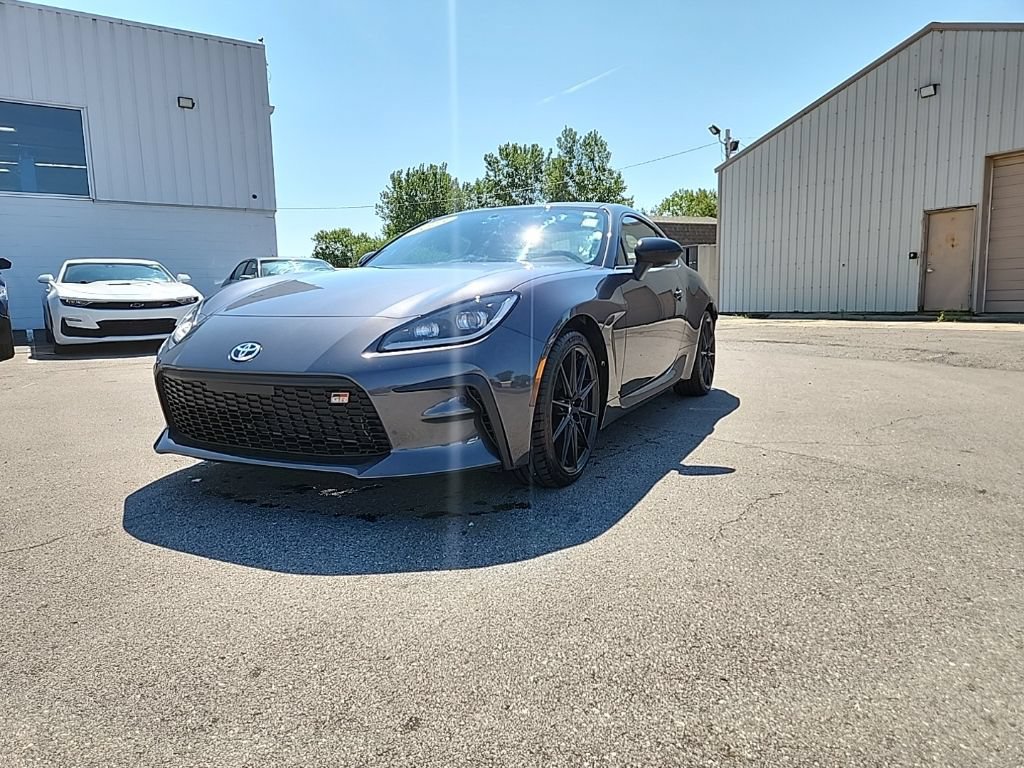 Used 2023 Toyota GR86 Premium w/ ALL Weather Mat Package (TMS) RWD image 11