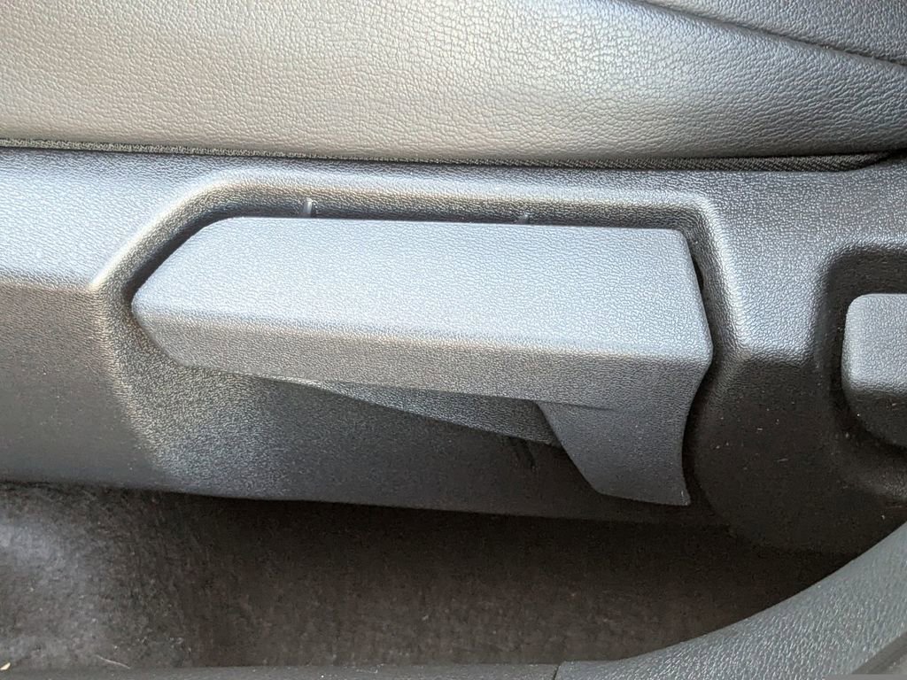 Used 2025 Nissan Kicks SR FWD image 20