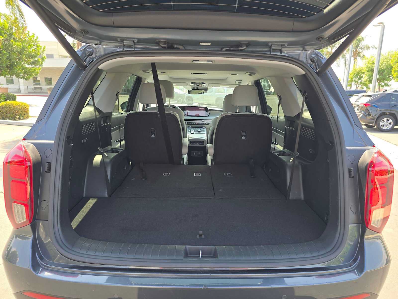 Used 2025 Hyundai Palisade SEL FWD image 16