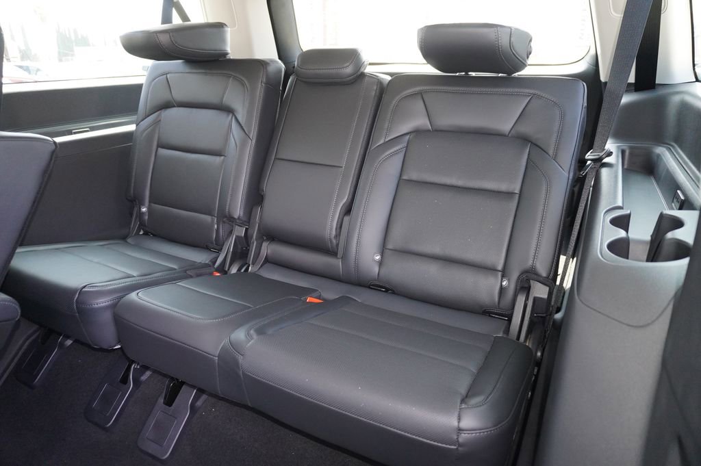 Used 2026 Lincoln Navigator L Reserve AWD/4WD image 13