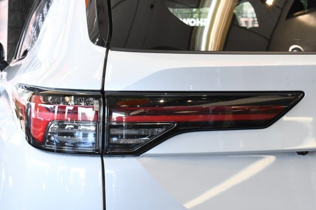 New 2026 Mitsubishi Outlander SEL AWD/4WD image 17
