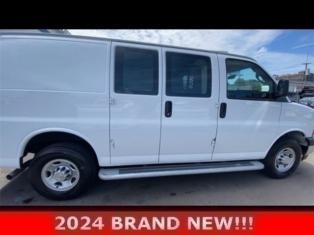 Used 2024 Chevrolet Express 2500 w/ Driver Convenience Package image 2